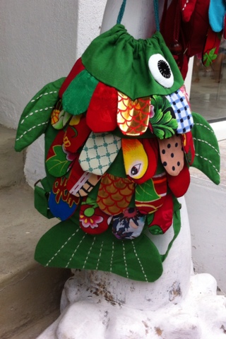 Βόλτα στα μαγαζάκια της Σκιάθου