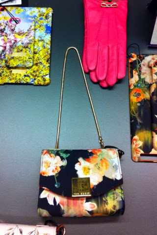 Τα ανθισμένα Ted Baker θα φέρουν την άνοιξη μέσ΄το χειμώνα!