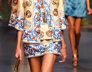 Αρχαιοελληνικά σχέδια στον Dolce Gabbana.